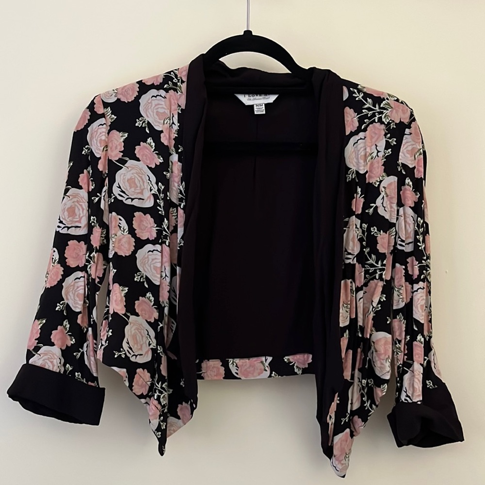 Cropped rose blazer